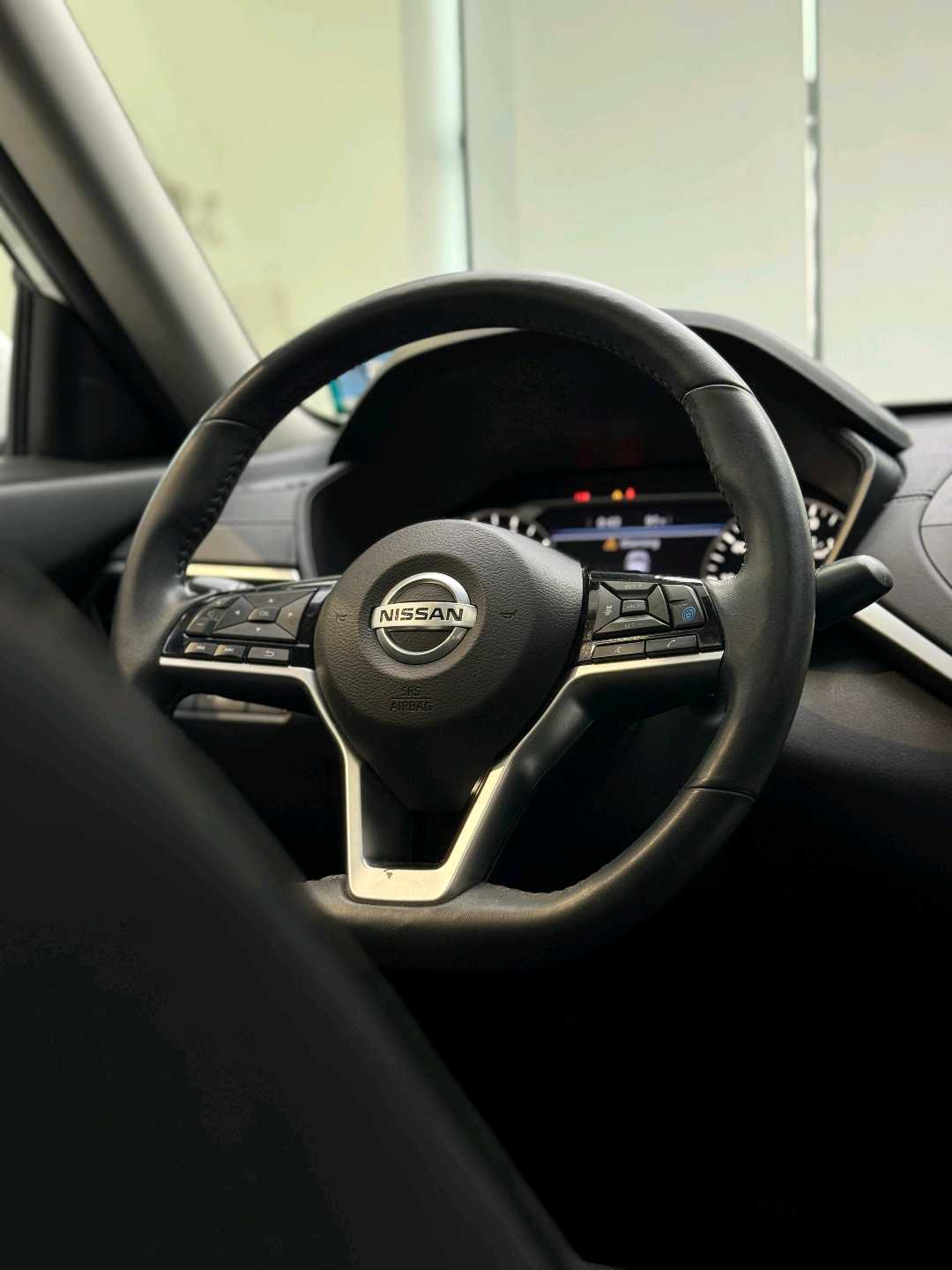 Car Image 2020 NISSAN ALTIMA SV