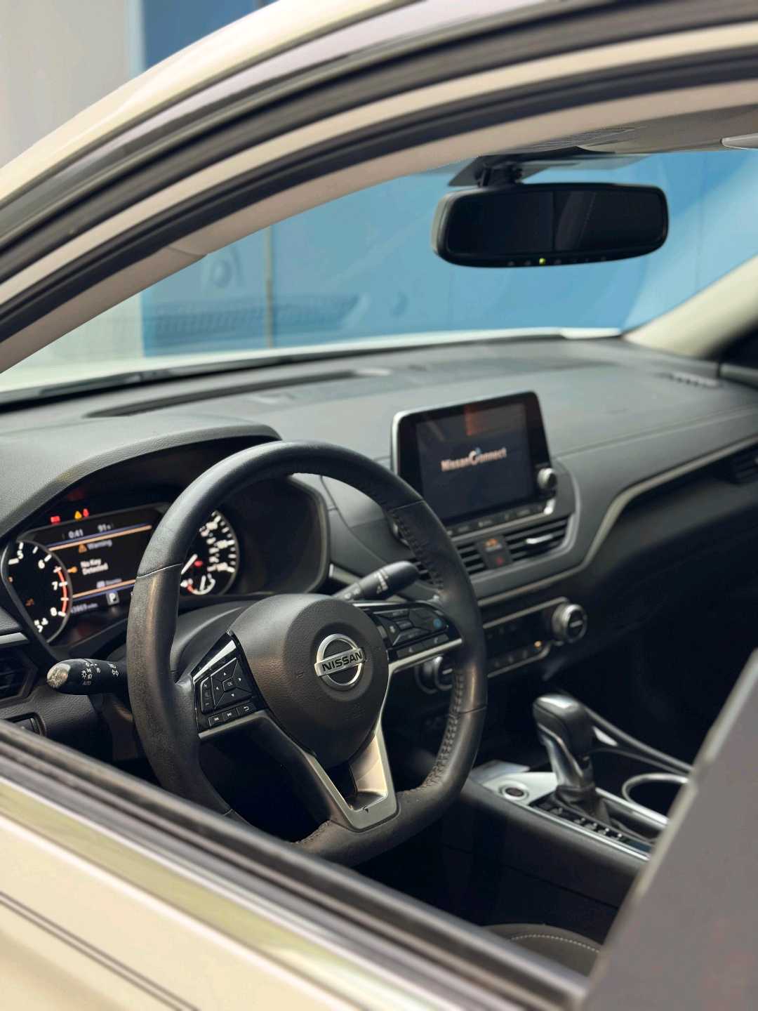 Car Image 2020 NISSAN ALTIMA SV