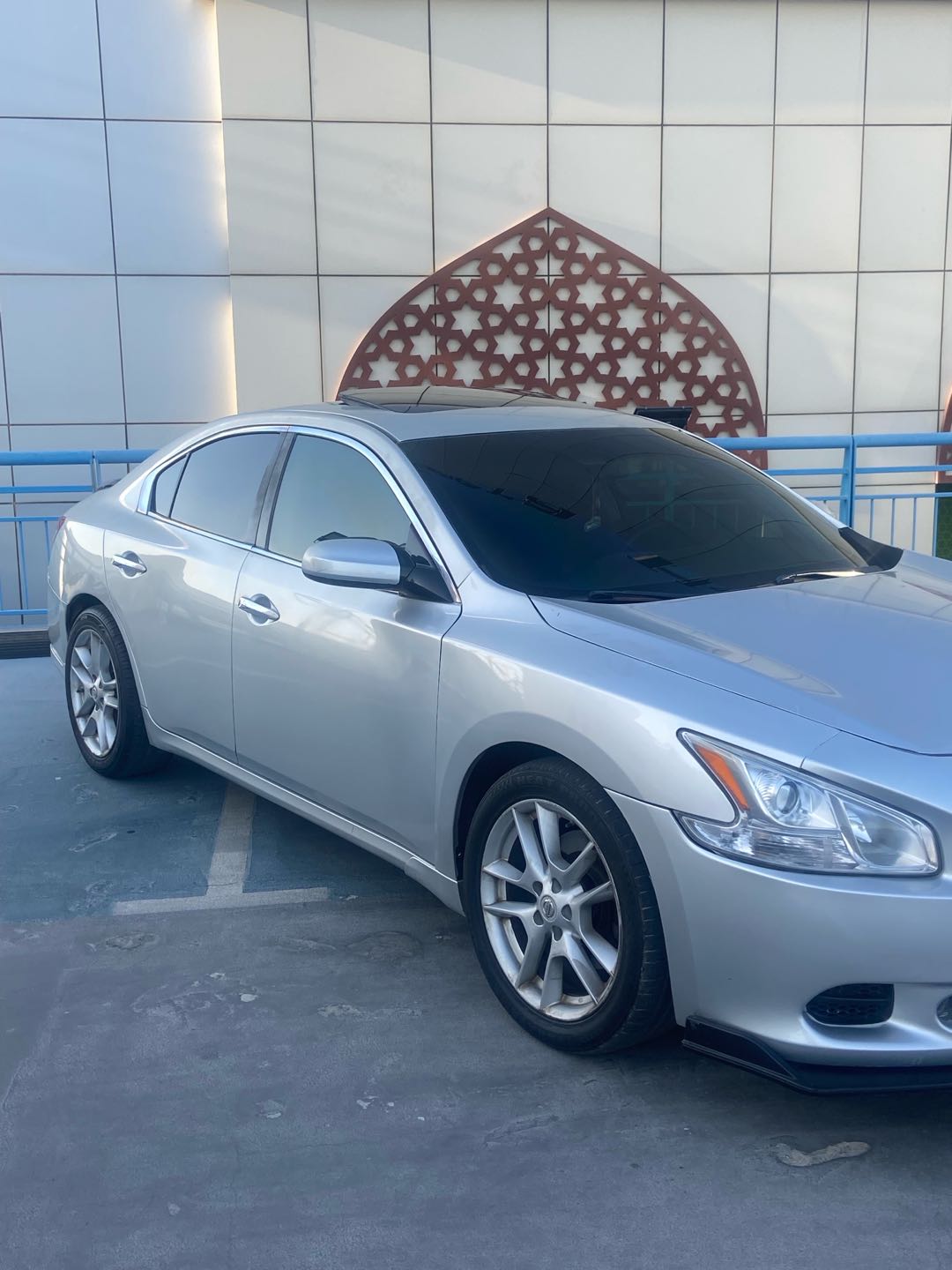 Car Image 2010 NISSAN MAXIMA 