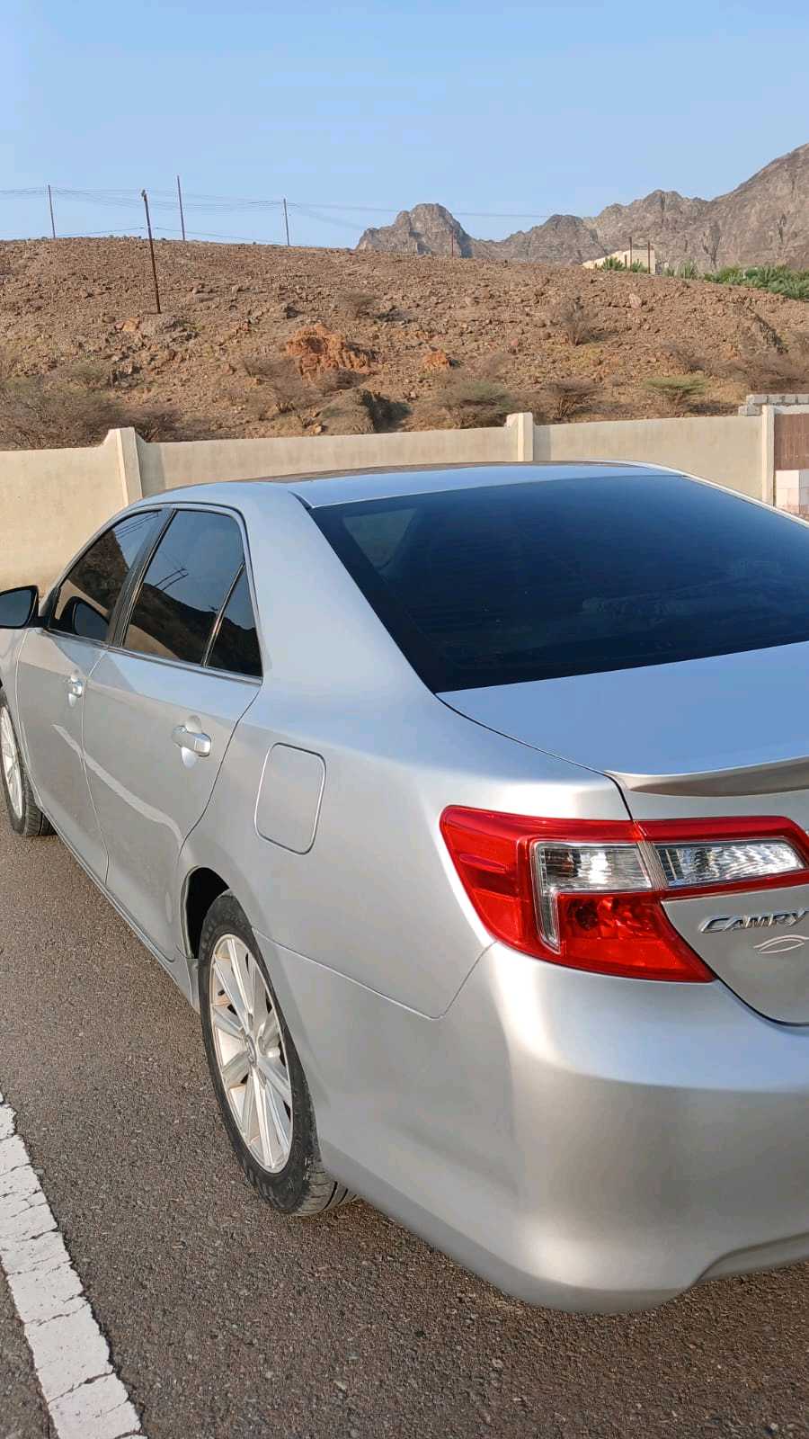 Car Image 2014 TOYOTA CAMRY LE