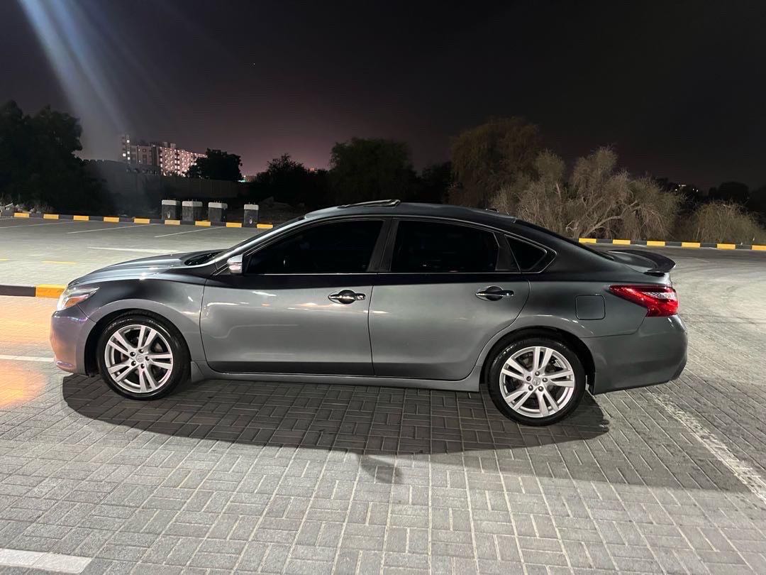 Car Image 2017 NISSAN ALTIMA SL