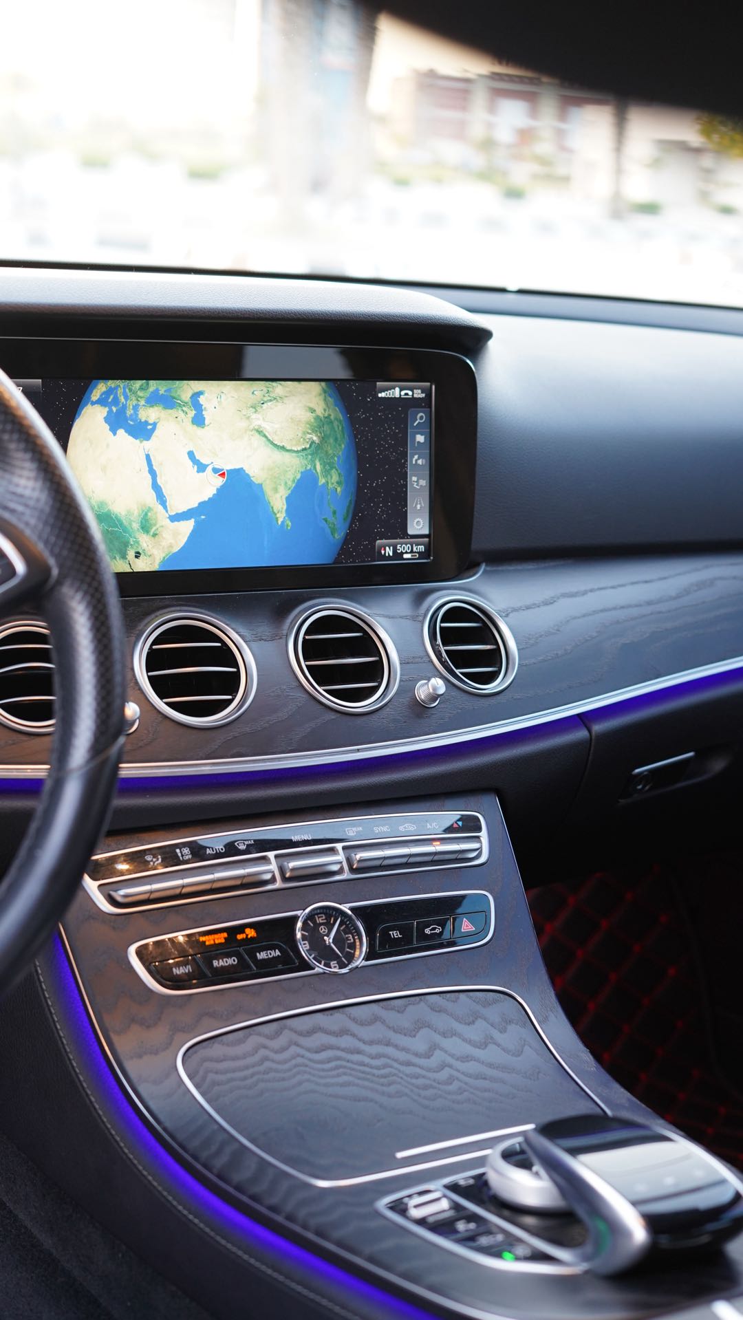 Car Image 2018 MERCEDES E Class 300