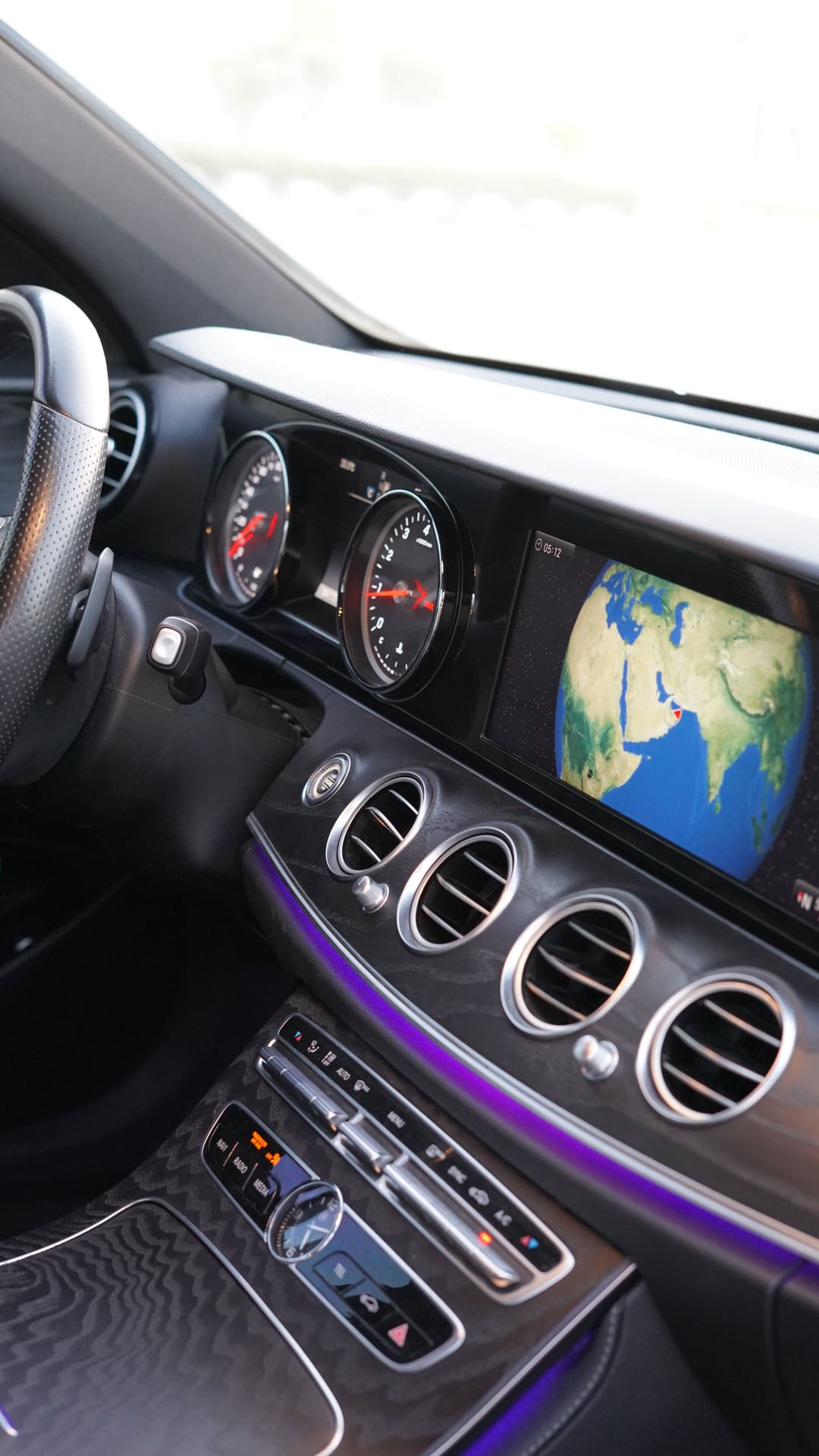 Car Image 2018 MERCEDES E Class 300