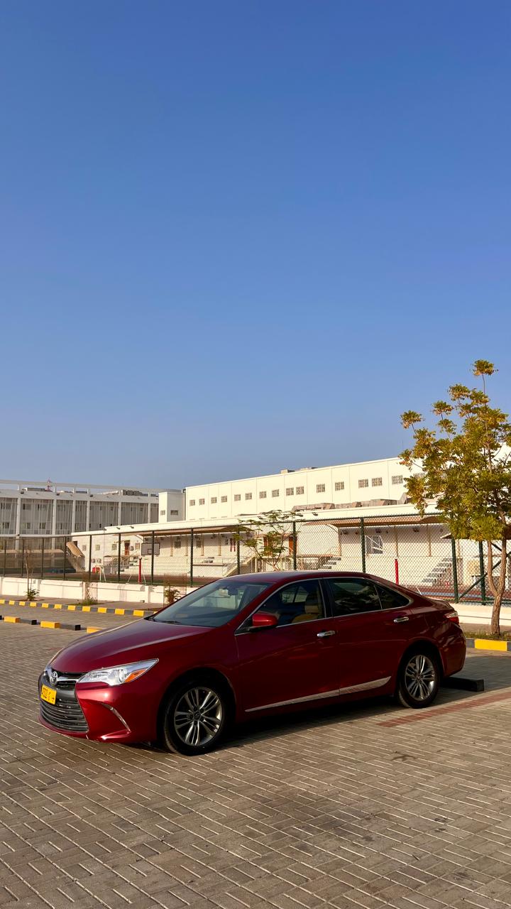 Car Image 2017 TOYOTA CAMRY LE