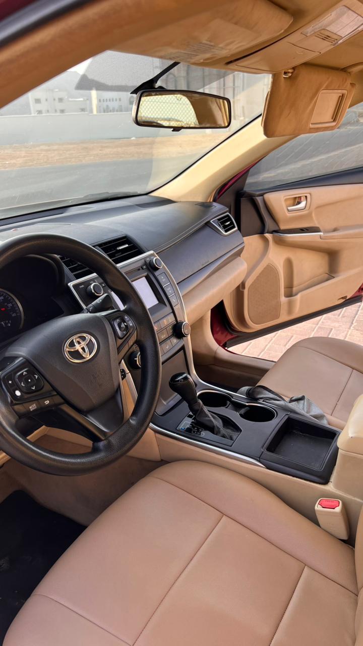 Car Image 2017 TOYOTA CAMRY LE