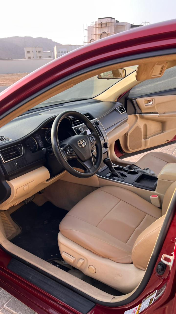 Car Image 2017 TOYOTA CAMRY LE