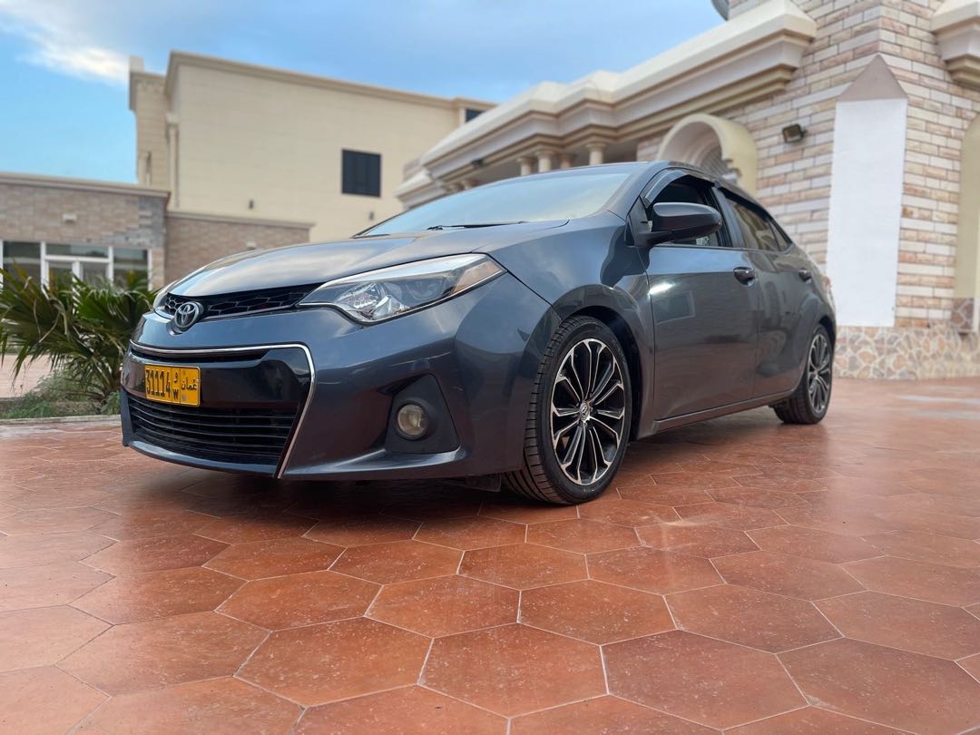 Car Image 2014 TOYOTA COROLLA LE