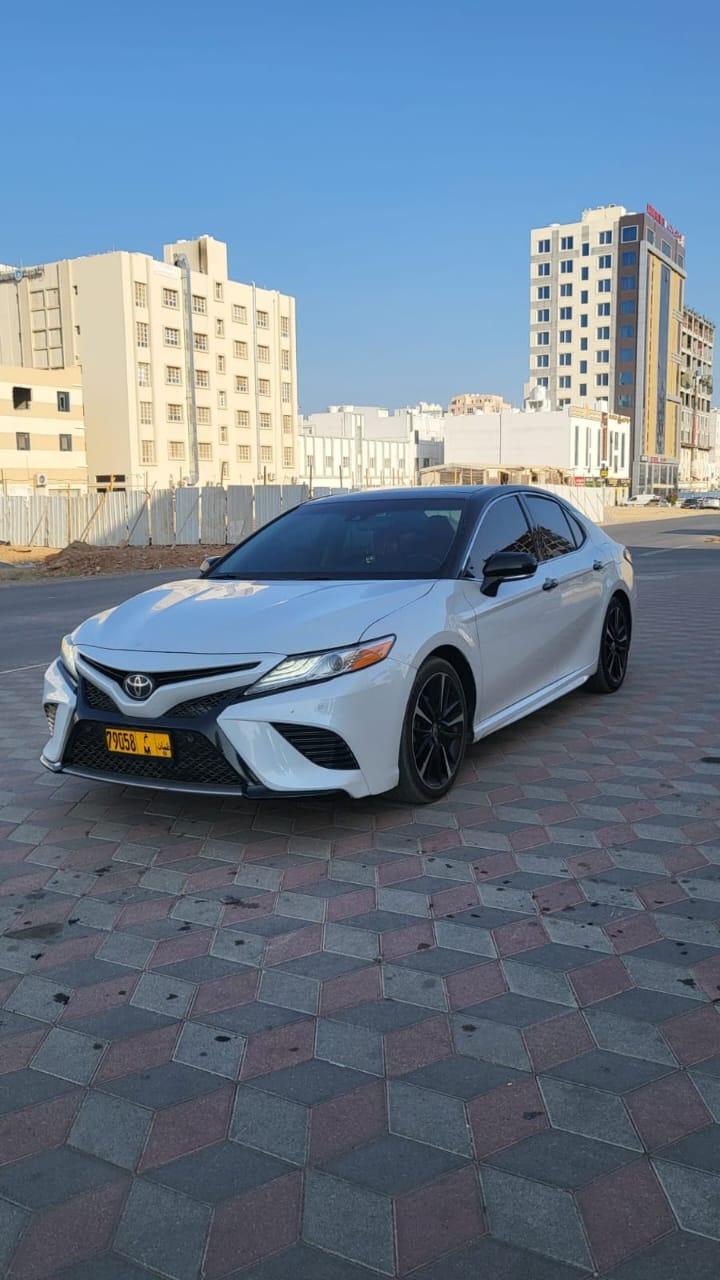 Car Image 2018 TOYOTA CAMRY XSE