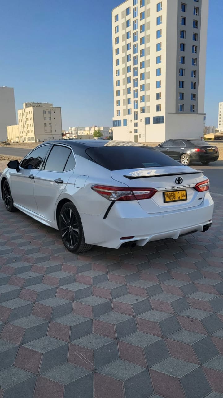 Car Image 2018 TOYOTA CAMRY XSE