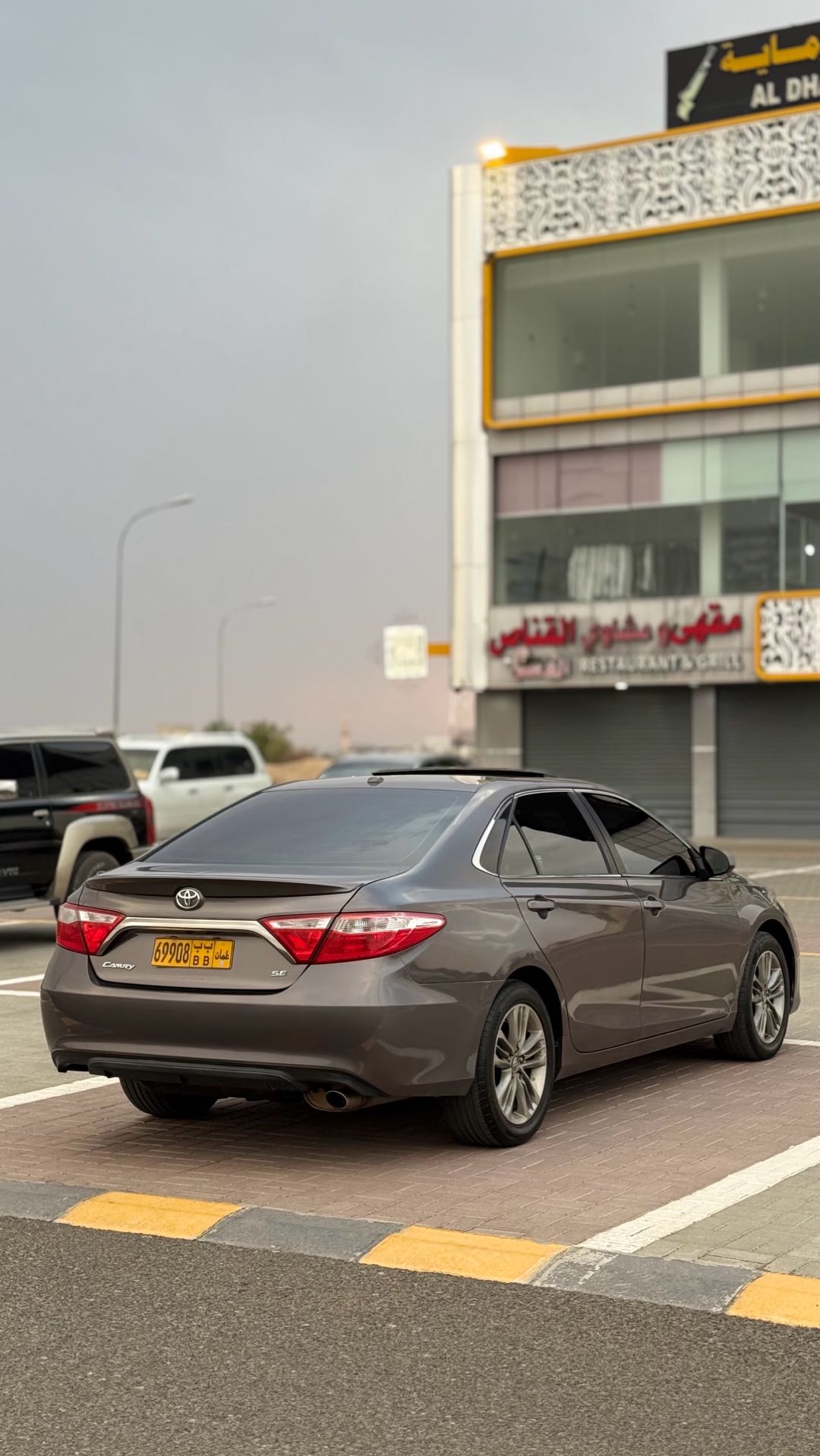 Car Image 2015 TOYOTA CAMRY SE