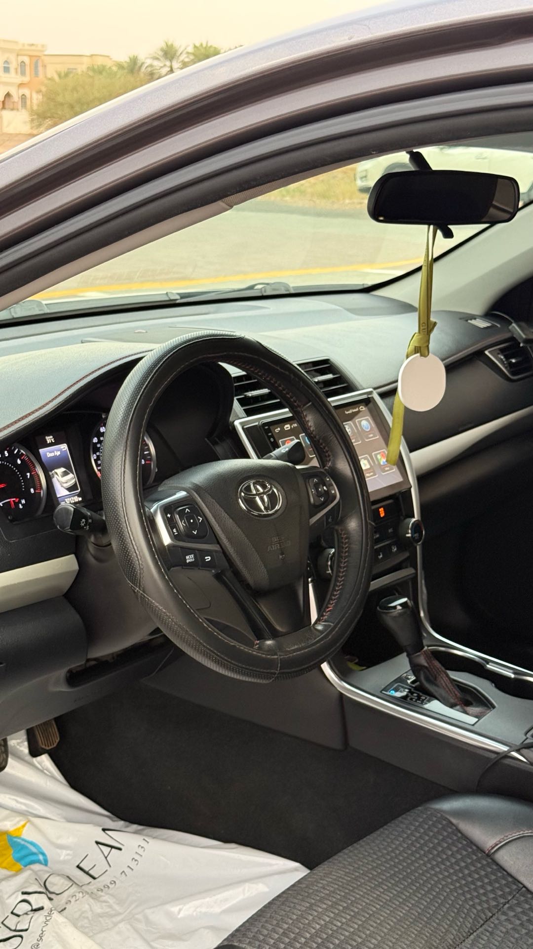 Car Image 2015 TOYOTA CAMRY SE