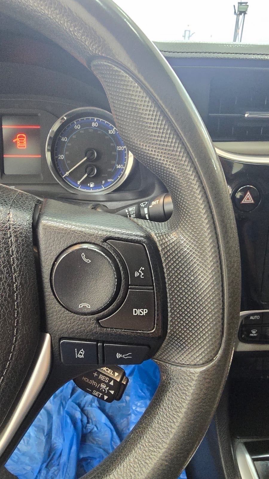 Car Image 2019 TOYOTA COROLLA LE