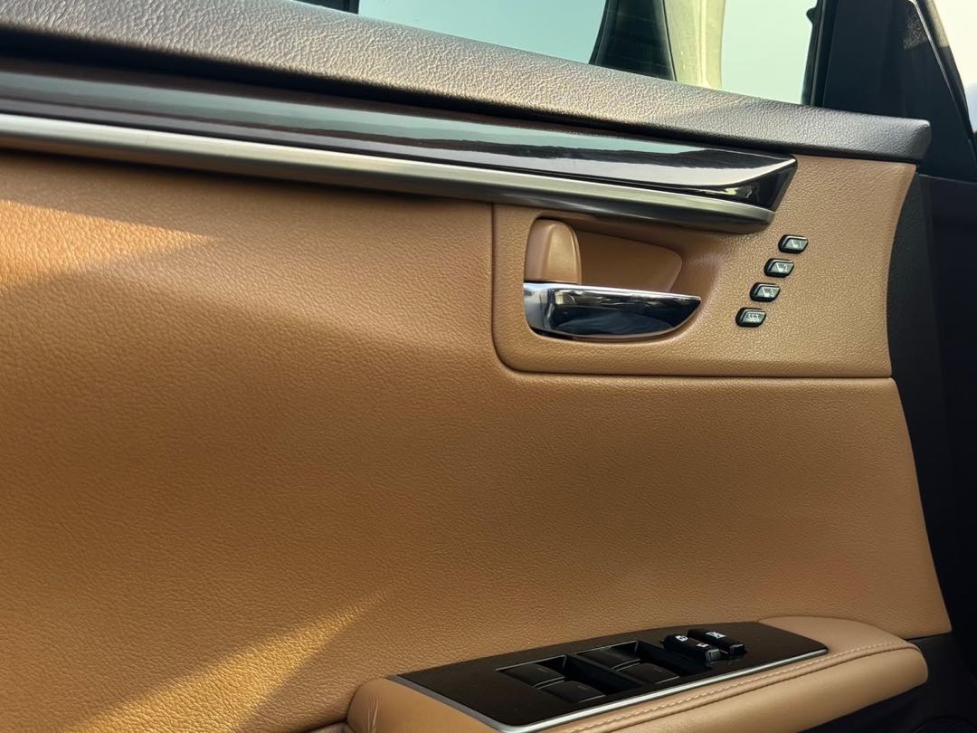 Car Image 2018 LEXUS ES 350