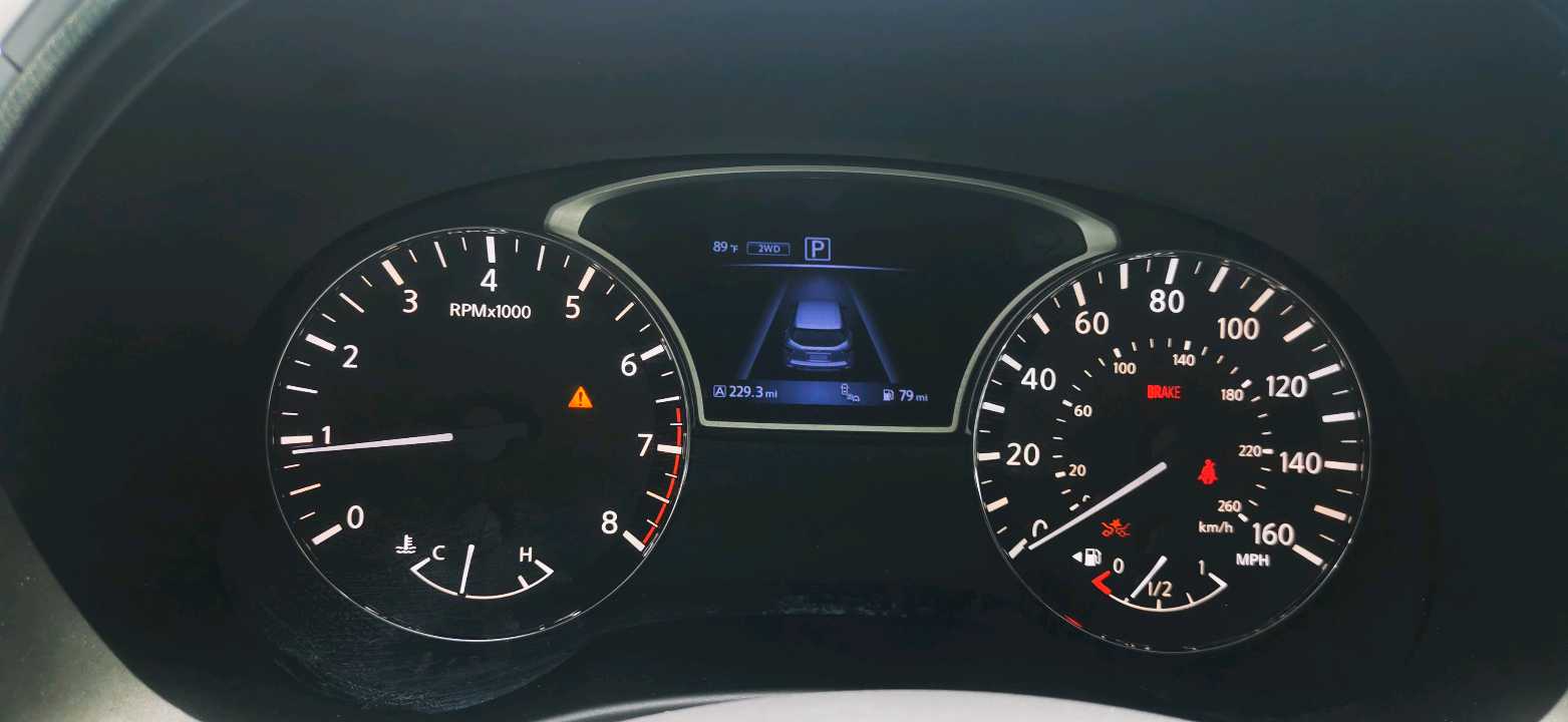 Car Image 2017 NISSAN PATHFINDER PLATINUM