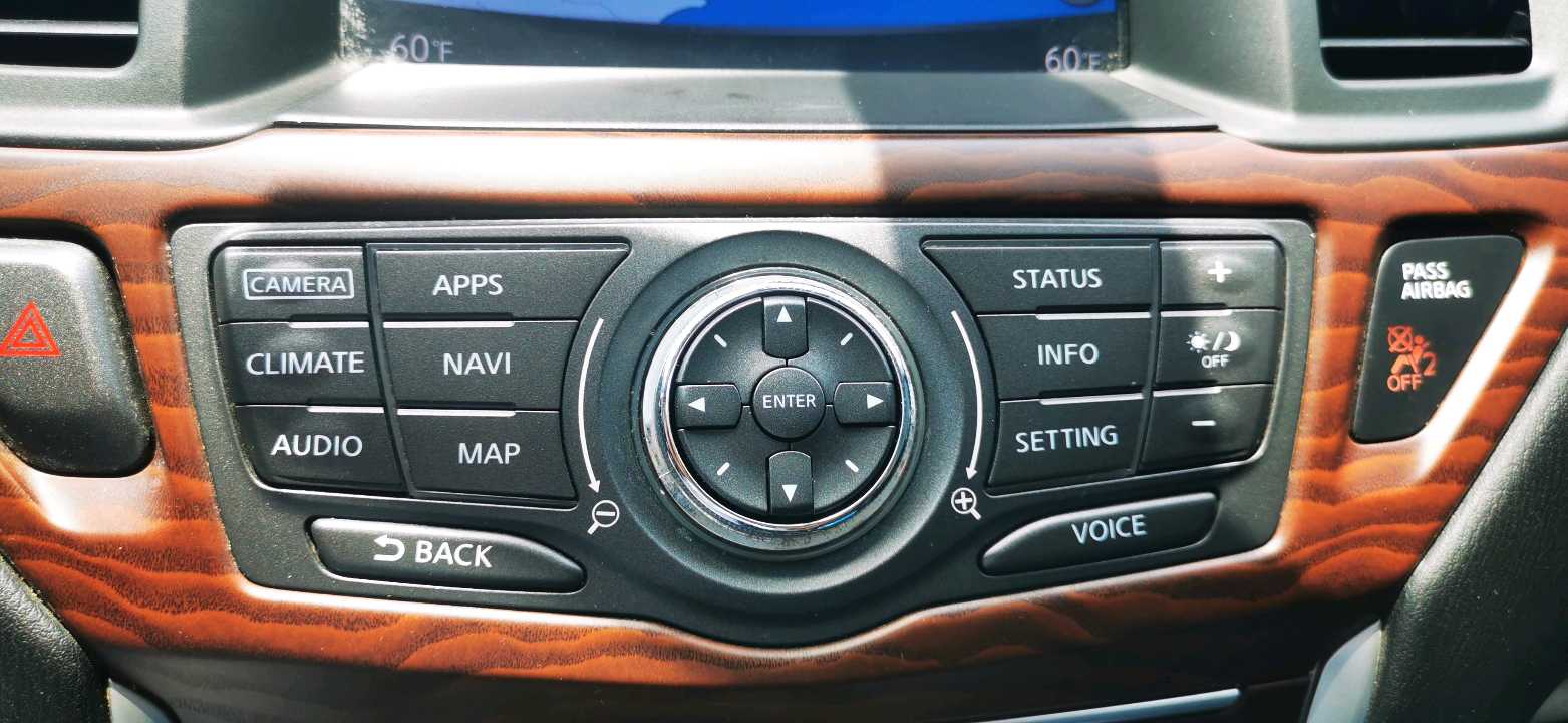 Car Image 2017 NISSAN PATHFINDER PLATINUM