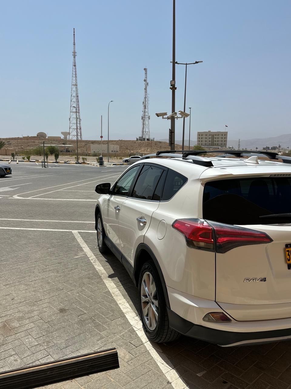 Car Image 2018 TOYOTA RAV4 LIMITED