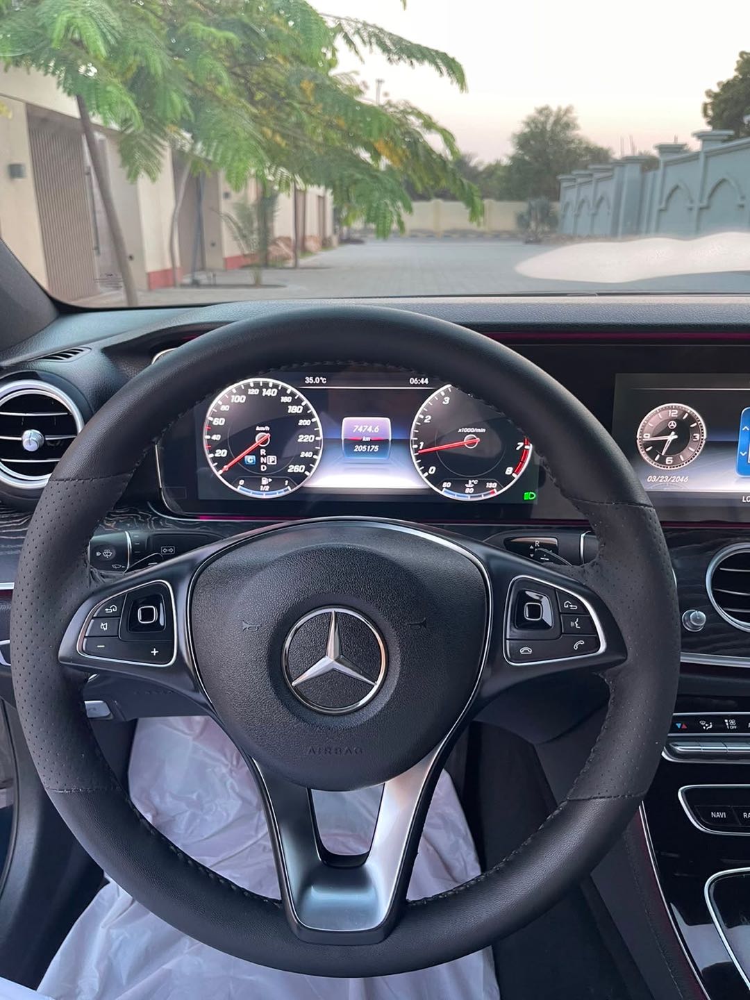 Car Image 2017 MERCEDES E Class 300