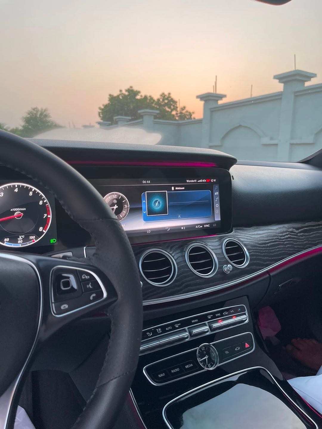 Car Image 2017 MERCEDES E Class 300