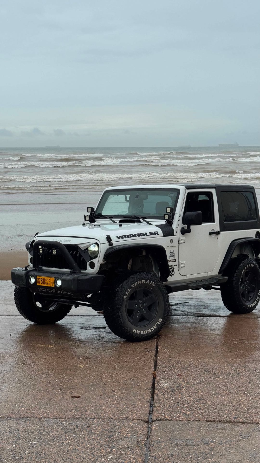 Car Image 2014 JEEP WRANGLER Sport