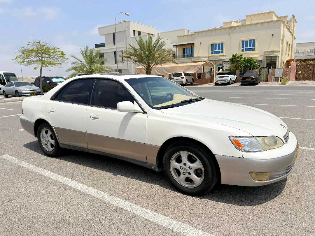 Car Image 1997 LEXUS ES 300