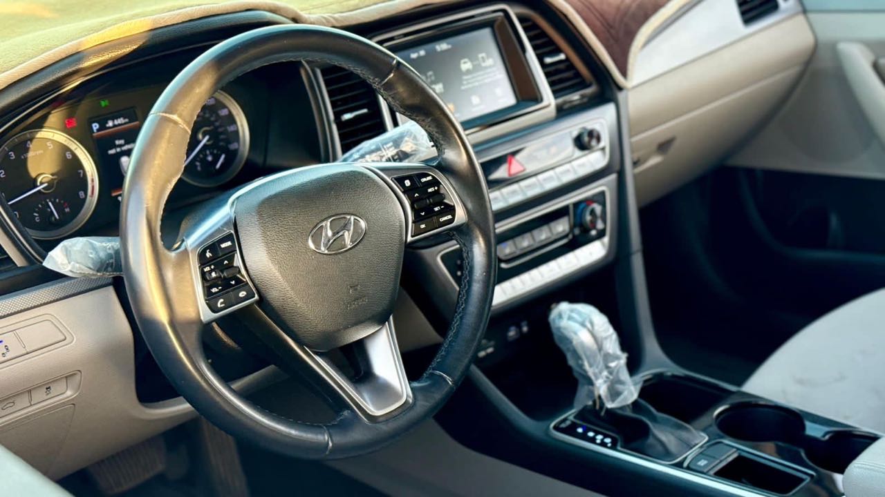 Car Image 2018 HYUNDAI SONATA SE