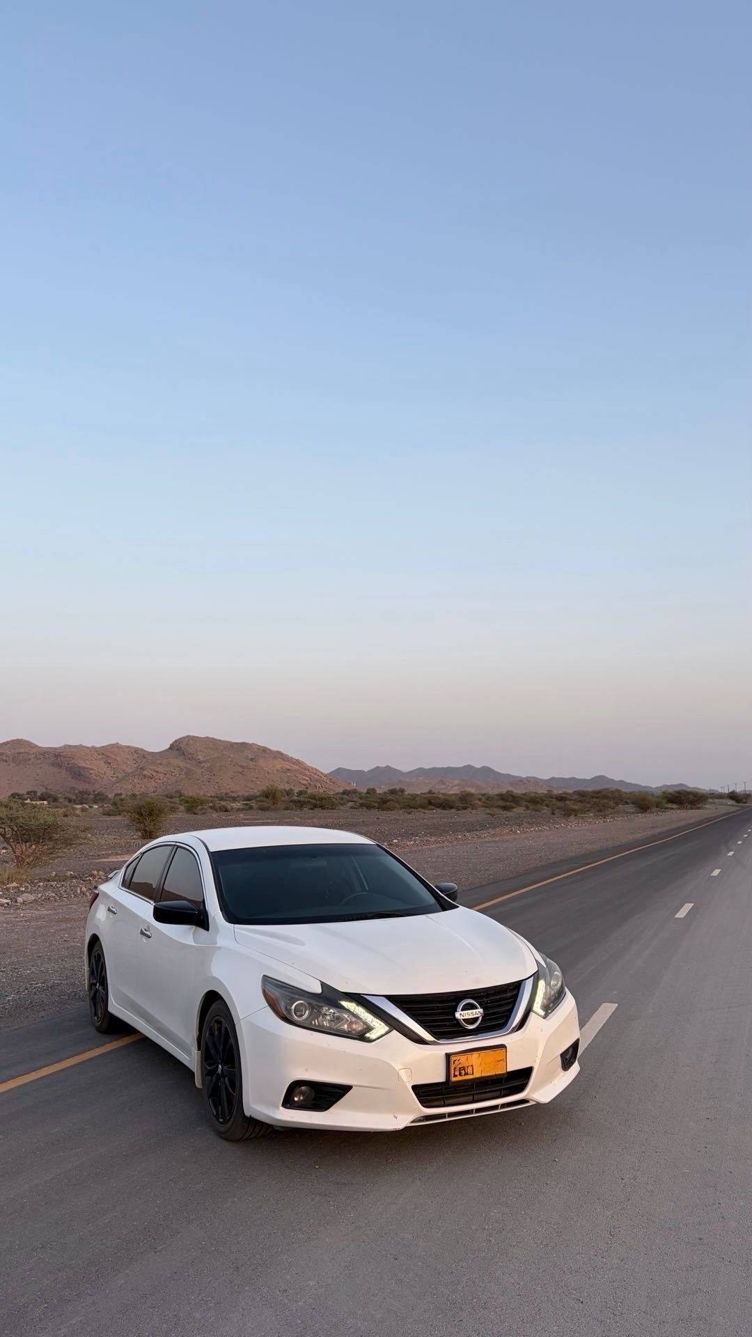 Car Image 2017 NISSAN ALTIMA SR
