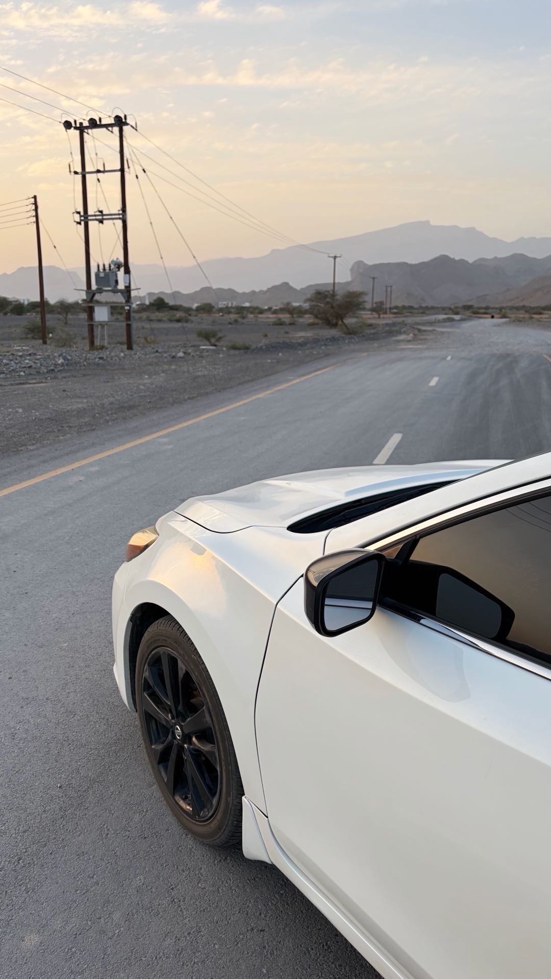Car Image 2017 NISSAN ALTIMA SR