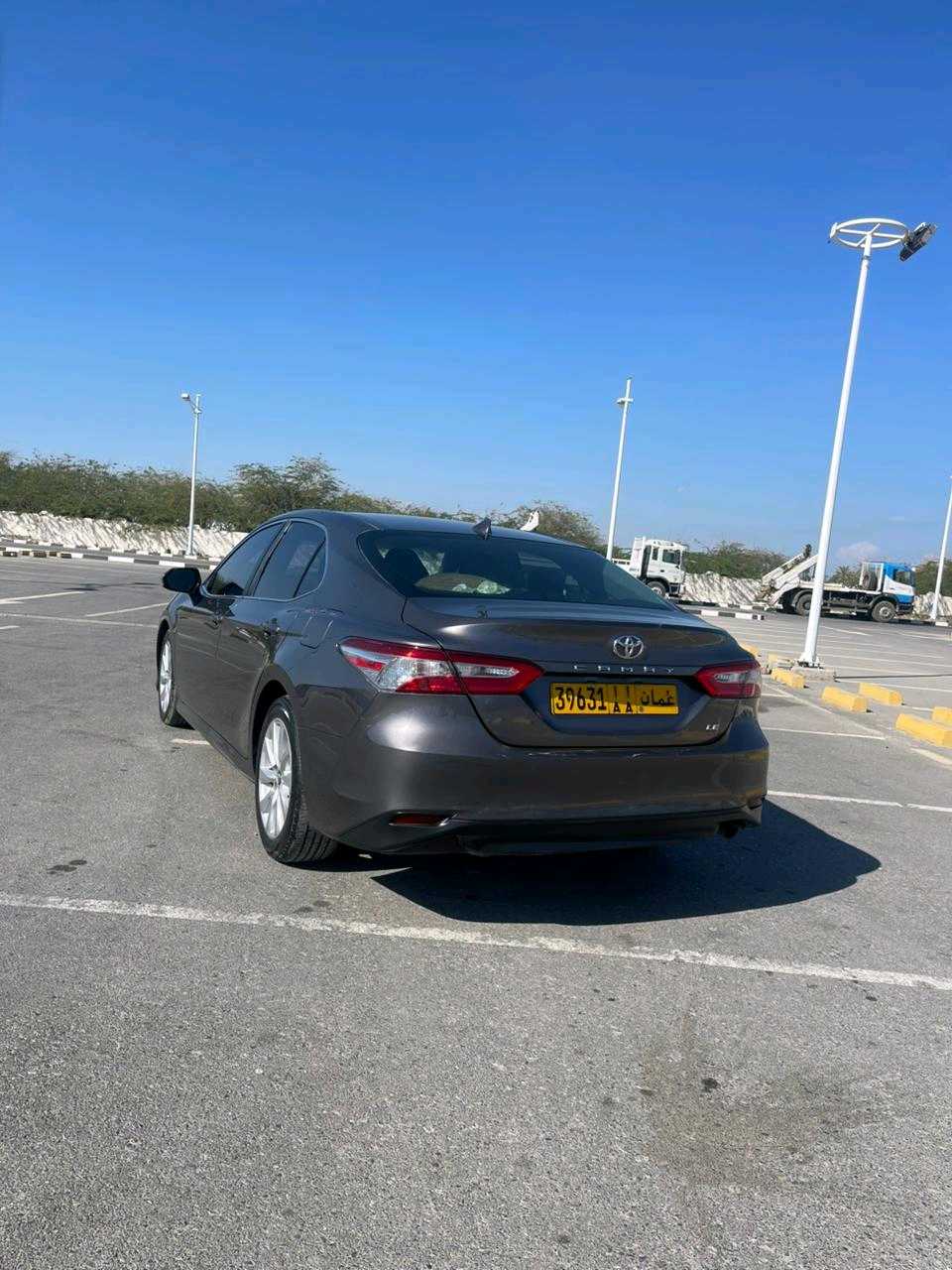 Car Image 2019 TOYOTA CAMRY LE