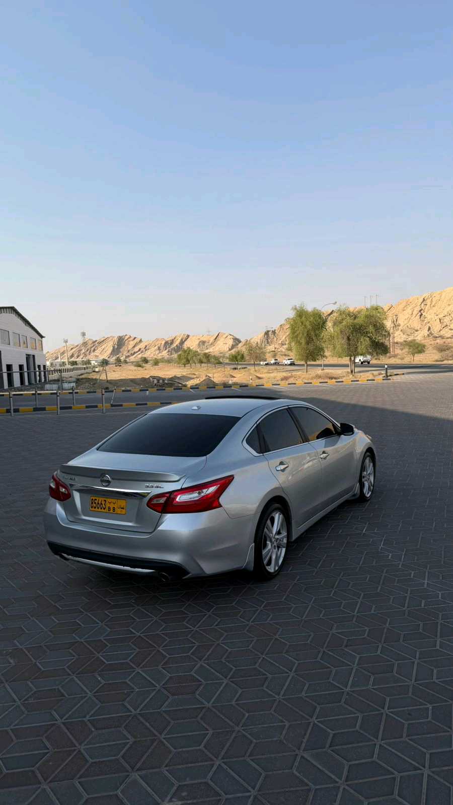Car Image 2017 NISSAN ALTIMA SL