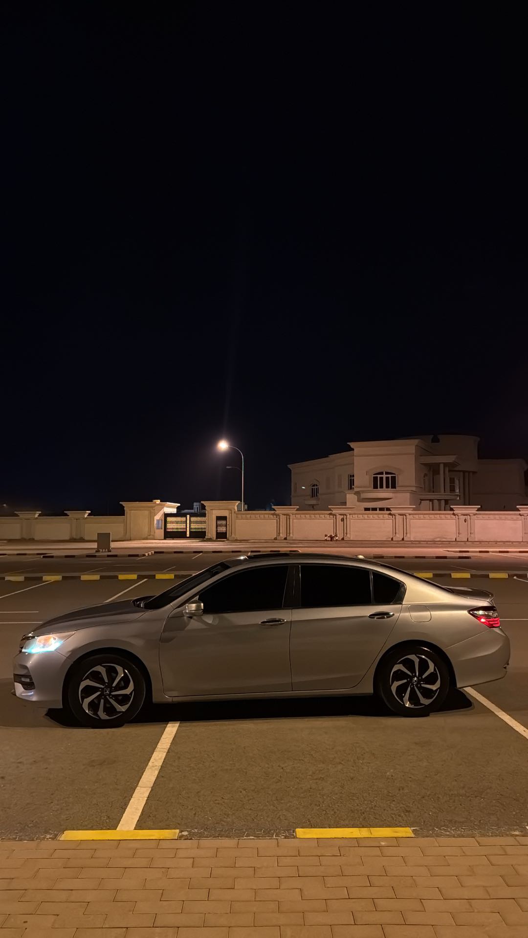Car Image 2017 HONDA ACCORD EXL