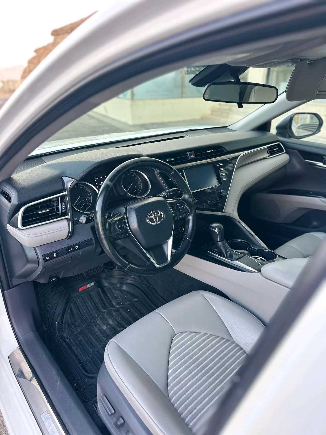 Car Image 2018 TOYOTA CAMRY SE