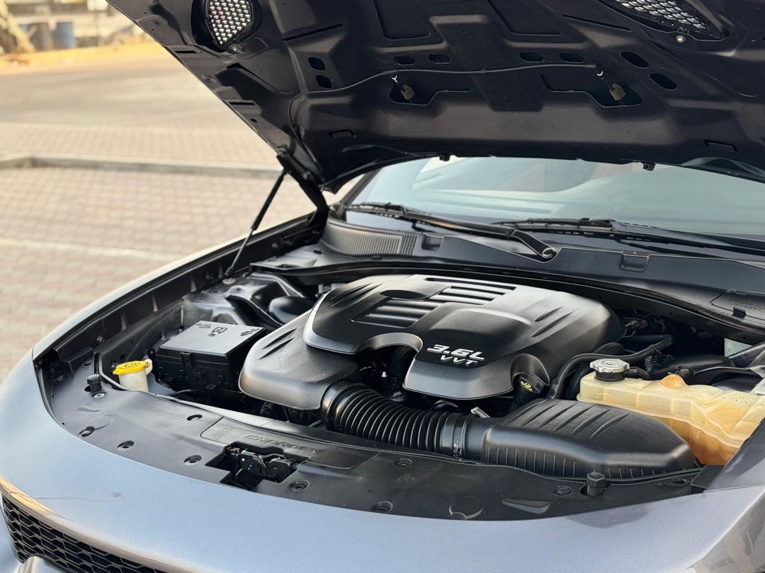 Car Image 2019 DODGE CHARGER SXT