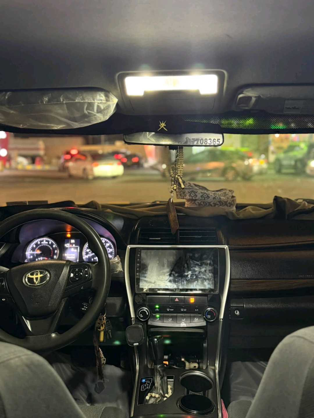 Car Image 2016 TOYOTA CAMRY SE