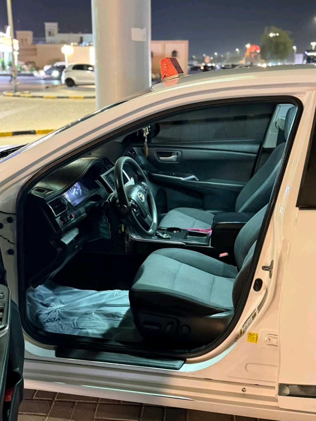 Car Image 2016 TOYOTA CAMRY SE