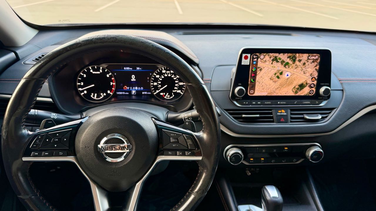 Car Image 2019 NISSAN ALTIMA SR