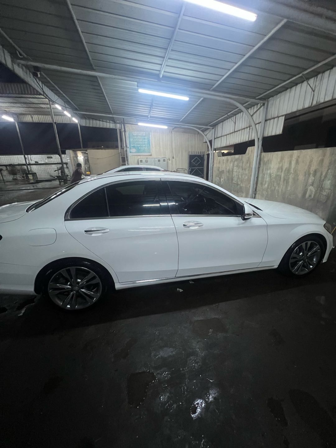 Car Image 2016 MERCEDES C Class 300