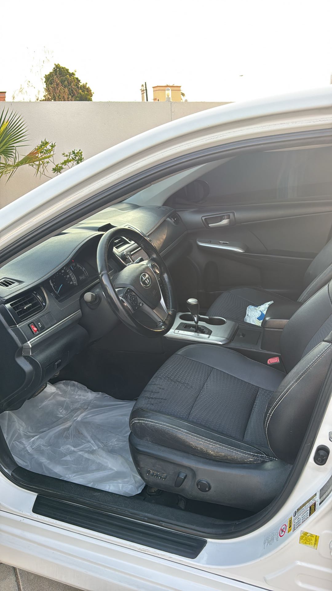 Car Image 2012 TOYOTA CAMRY XLE
