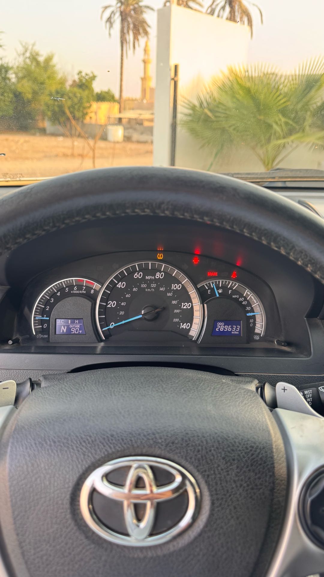 Car Image 2012 TOYOTA CAMRY XLE