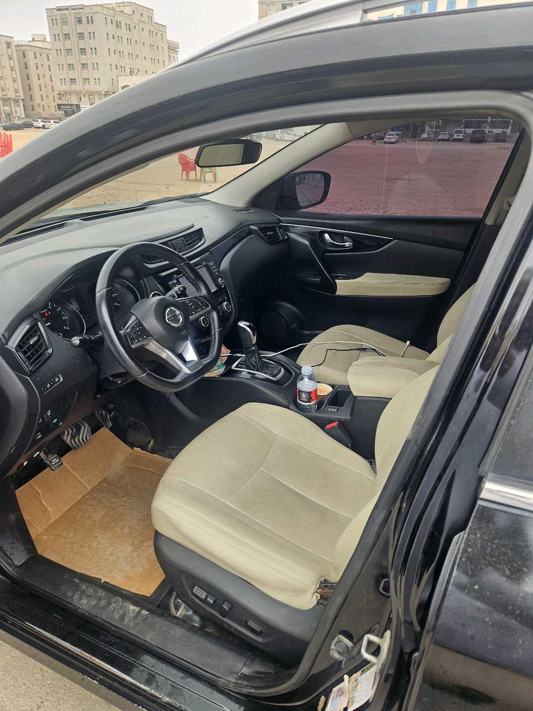 Car Image 2017 NISSAN ROGUE SV