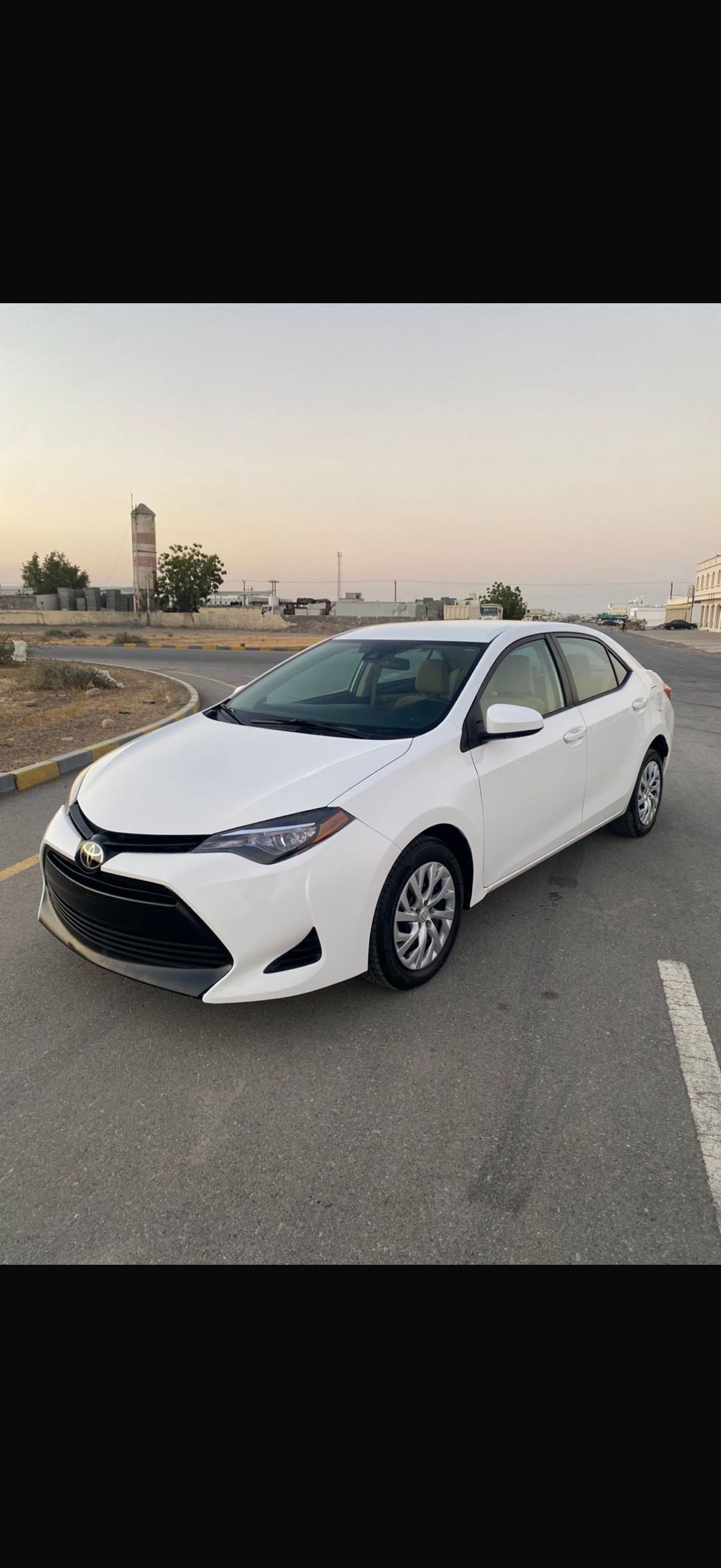 Car Image 2018 TOYOTA COROLLA LE
