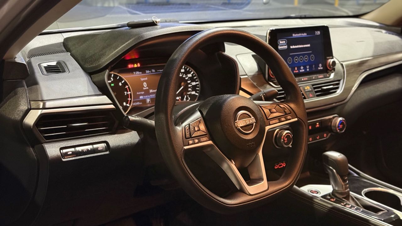 Car Image 2023 NISSAN ALTIMA SV