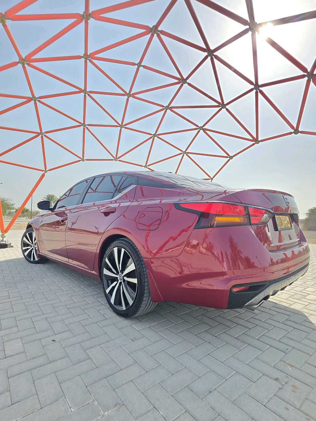 Car Image 2019 NISSAN ALTIMA SR