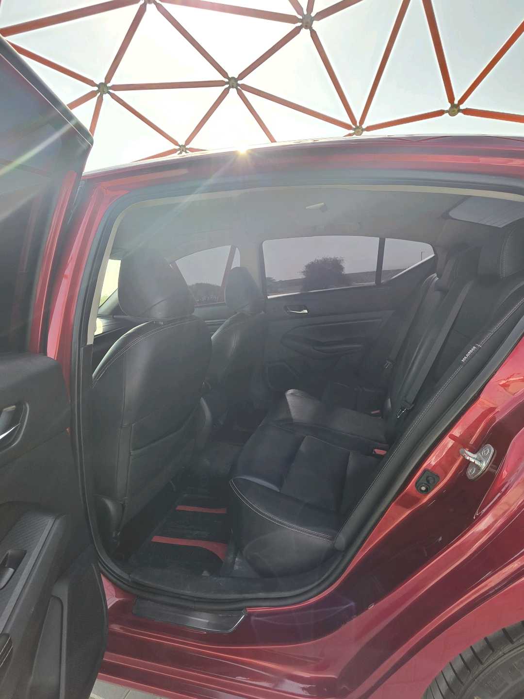Car Image 2019 NISSAN ALTIMA SR