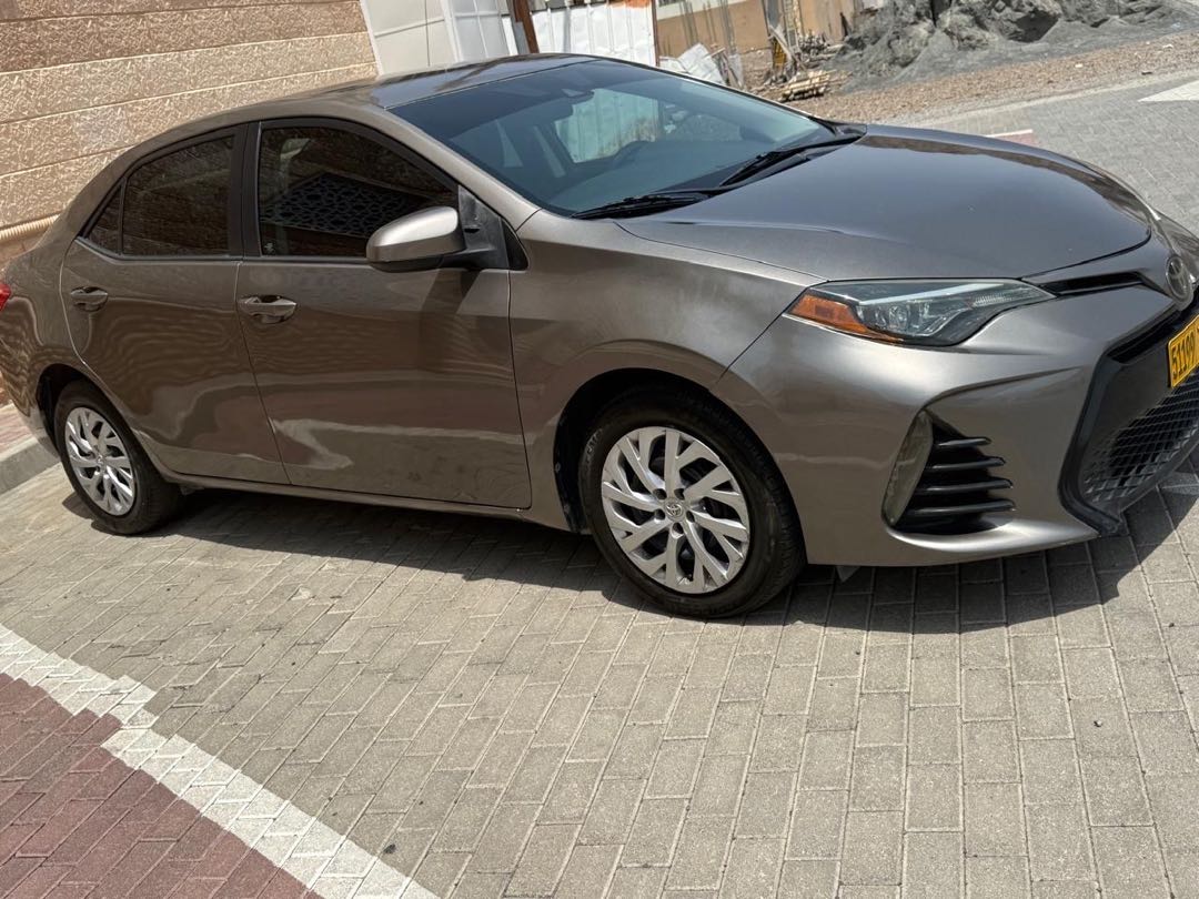 Car Image 2017 TOYOTA COROLLA LE