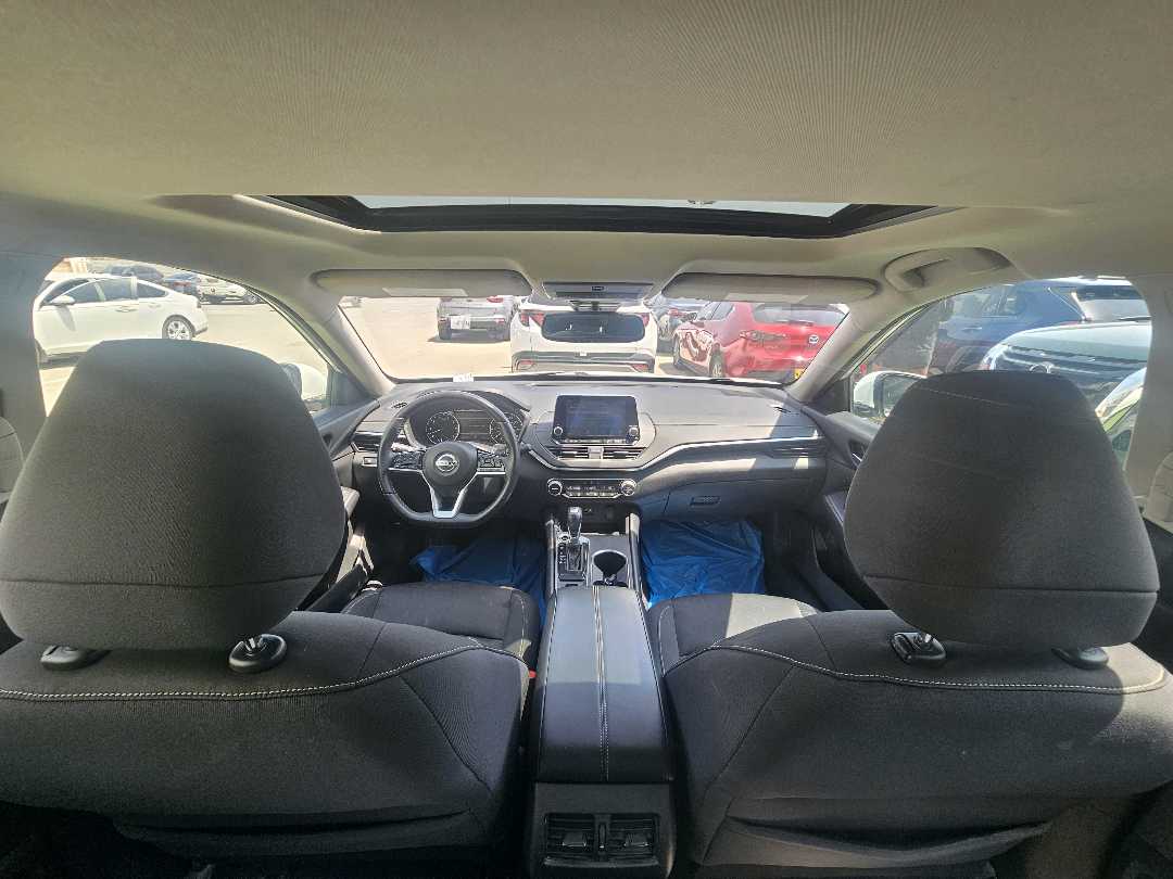 Car Image 2019 NISSAN ALTIMA SV