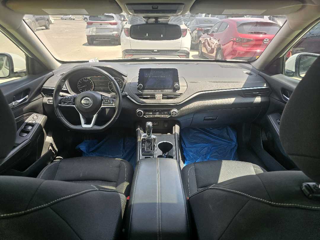 Car Image 2019 NISSAN ALTIMA SV