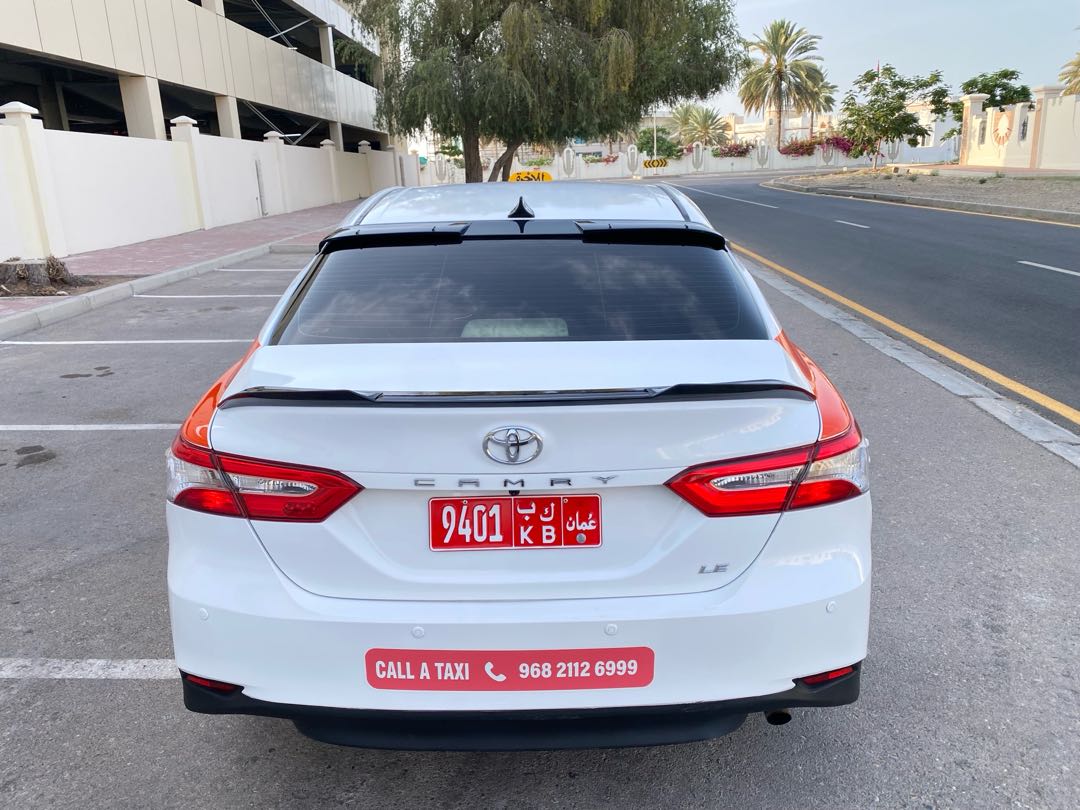 Car Image 2019 TOYOTA CAMRY LE