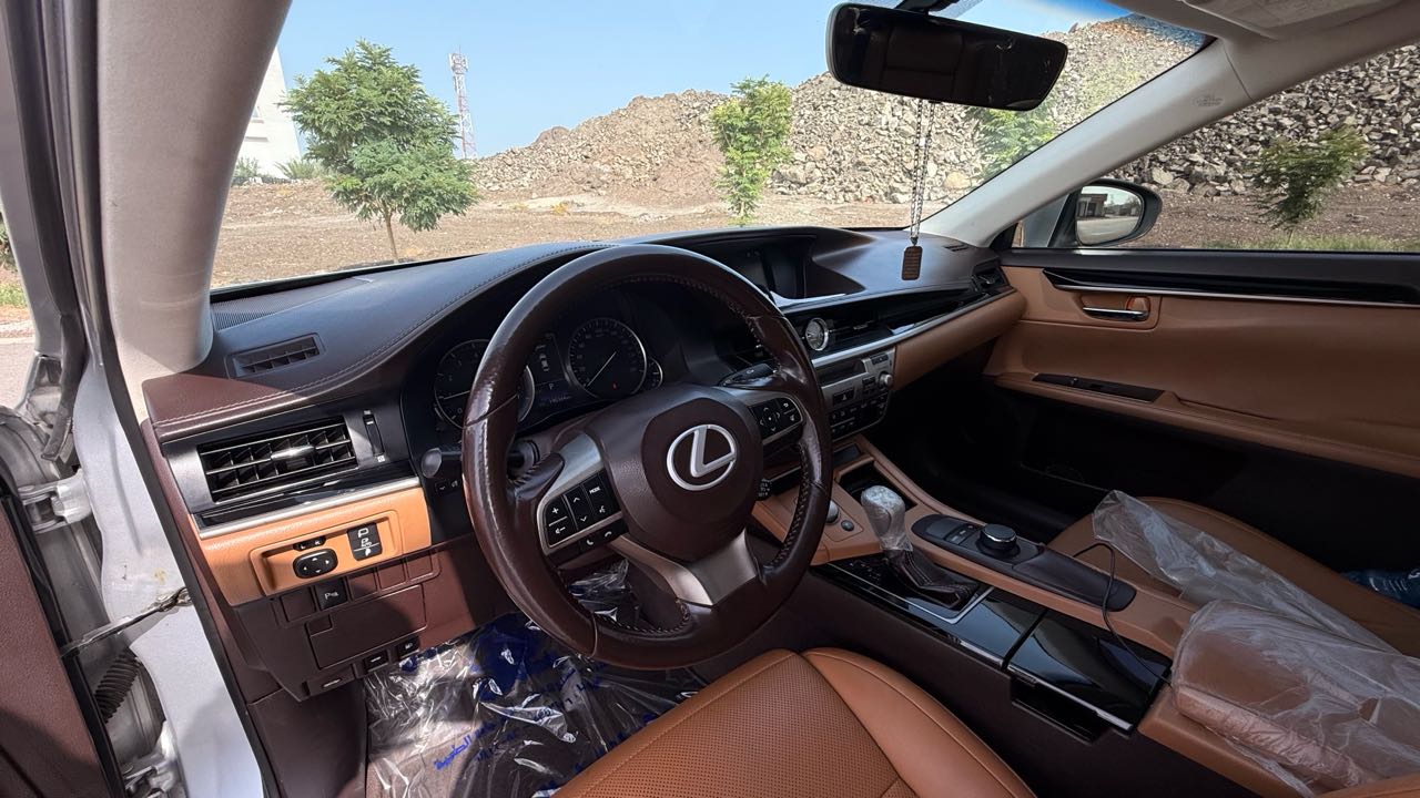 Car Image 2018 LEXUS ES 350