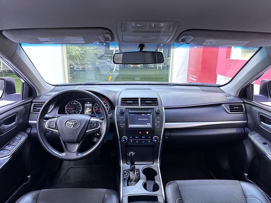 Car Image 2017 TOYOTA CAMRY SE