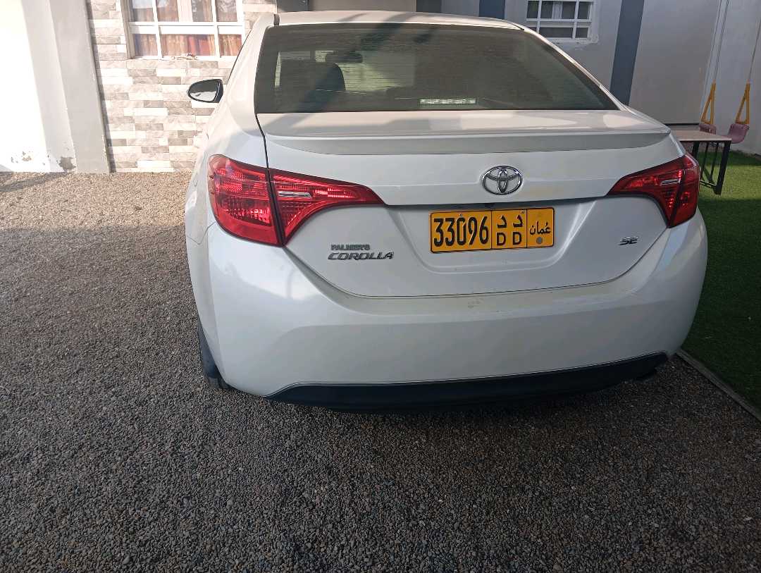 Car Image 2017 TOYOTA COROLLA SE